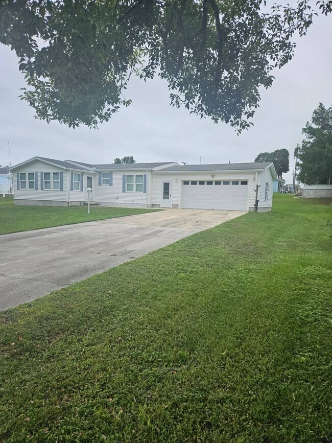 property at 36125 Lake Pasadena Rd