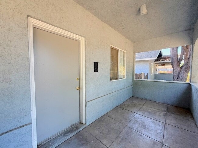 55 W 18th St in Merced, CA - Foto de edificio - Building Photo