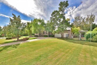 1501 Camden Way in Nichols Hills, OK - Building Photo - Building Photo