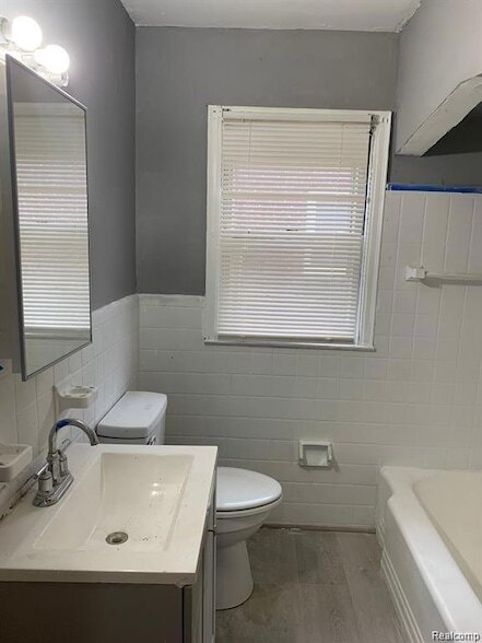 18428 Beland St, Unit Apt 204 in Detroit, MI - Building Photo - Building Photo
