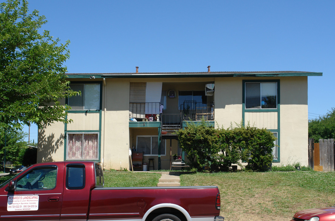 6550 Ming Way in Citrus Heights, CA - Foto de edificio