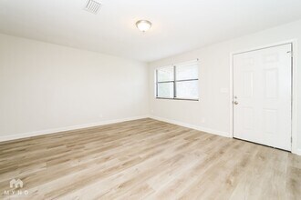 10535 Jolynn Rd in Jacksonville, FL - Building Photo - Building Photo