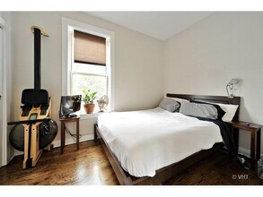 2647 W Crystal St in Chicago, IL - Building Photo - Building Photo