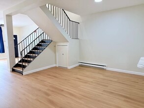 111 Mulberry St, Unit Townhouse B in Newark, NJ - Foto de edificio - Building Photo