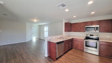 7136 Quarter Moon in Converse, TX - Building Photo - Building Photo