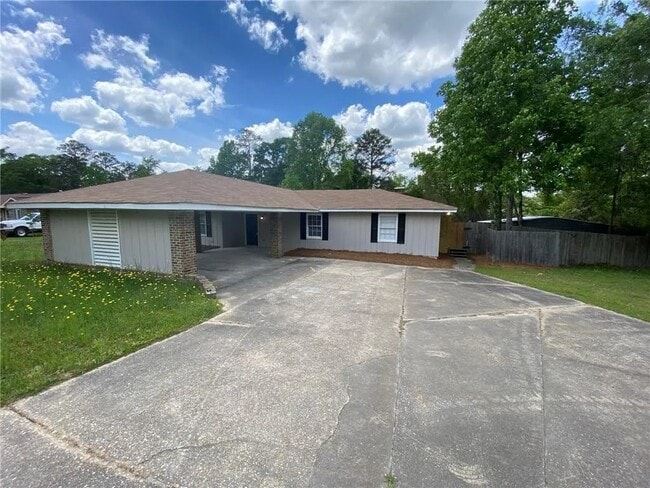 property at 32 Woodland Dr