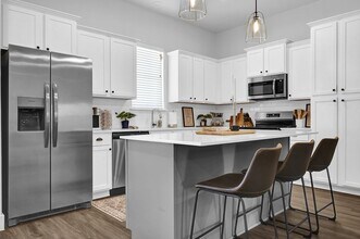 38634 Spur 149 Rd in Magnolia, TX - Foto de edificio - Building Photo