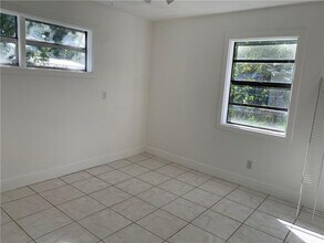 2206 SW 5th St in Fort Lauderdale, FL - Foto de edificio - Building Photo