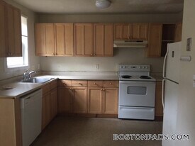 1440 Tremont St, Unit C4 in Boston, MA - Building Photo