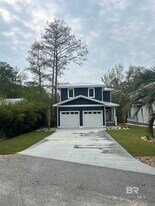 5126 Pine Rd in Orange Beach, AL - Building Photo