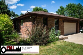 5501 S 68th St in Lincoln, NE - Building Photo - Building Photo