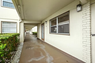 52 Saxony B in Delray Beach, FL - Building Photo - Building Photo