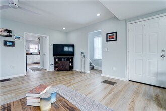 523 Elmgrove Rd in Rochester, NY - Building Photo - Building Photo