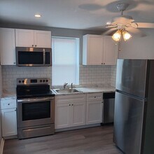 2036 N Gratz St in Philadelphia, PA - Building Photo - Building Photo