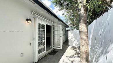 4151 SW 112th Ave in Miami, FL - Building Photo - Building Photo