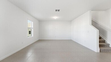 10761 NW Everbreeze Dr, Unit B in Port St. Lucie, FL - Building Photo - Building Photo