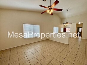 13593 Hemingway Dr in Victorville, CA - Building Photo - Building Photo