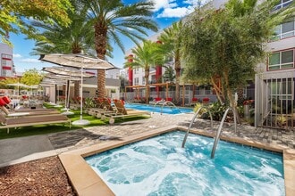 Duo Apartments in San Jose, CA - Foto de edificio - Building Photo