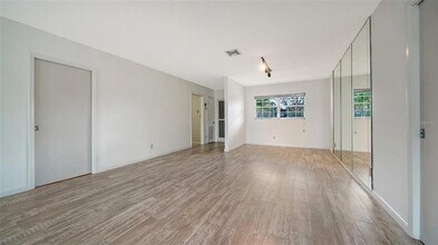 7880 Palm Aire Ln in Sarasota, FL - Building Photo - Building Photo