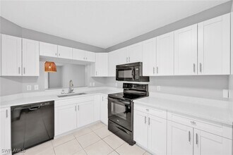 7791 Esmeralda Way in Naples, FL - Building Photo - Building Photo