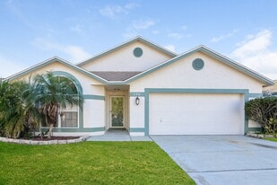 206 Kingshill Ct SE in Winter Haven, FL - Building Photo