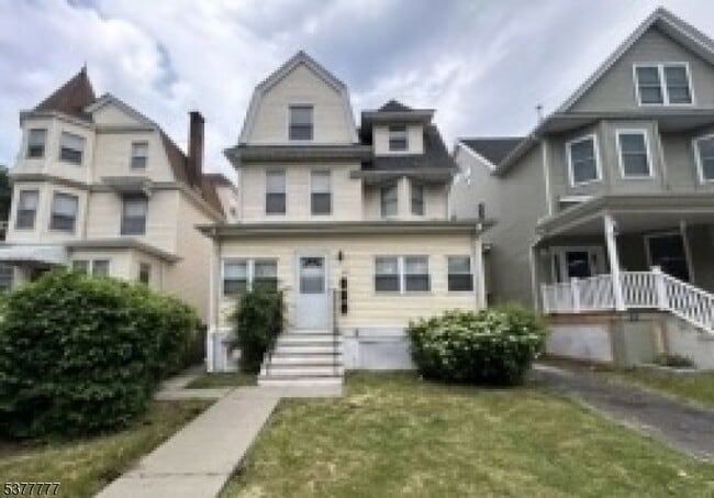 property at 90 N 18th St