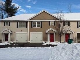 75 Deerwood Dr, Unit E in Nashua, NH - Building Photo