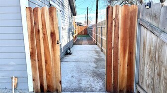 10851 Hamill St in Armona, CA - Building Photo