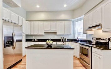 1306 Fairmont St NW, Unit A in Washington, DC - Building Photo - Building Photo