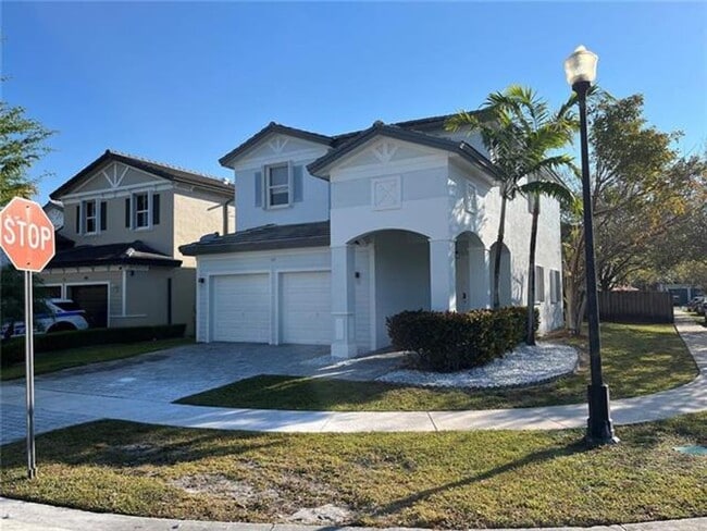 349 NE 36th Terrace in Homestead, FL - Building Photo - Building Photo