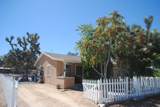 7517 Inca Trl in Yucca Valley, CA - Building Photo - Building Photo