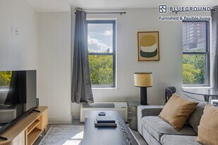 45 W 81st St in New York, NY - Building Photo