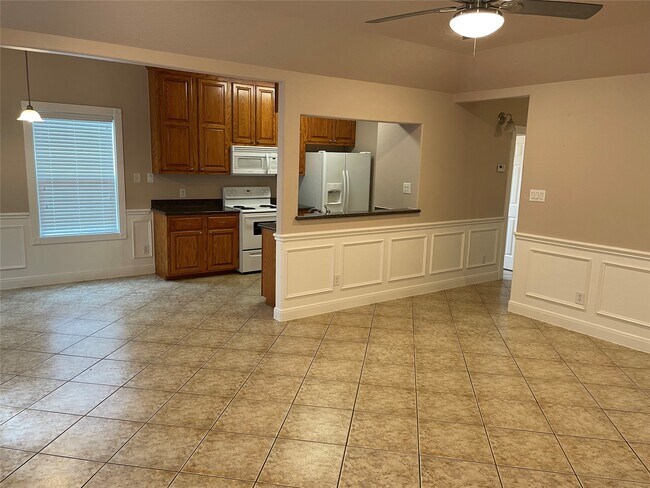 property at 1018 S Booth Ln