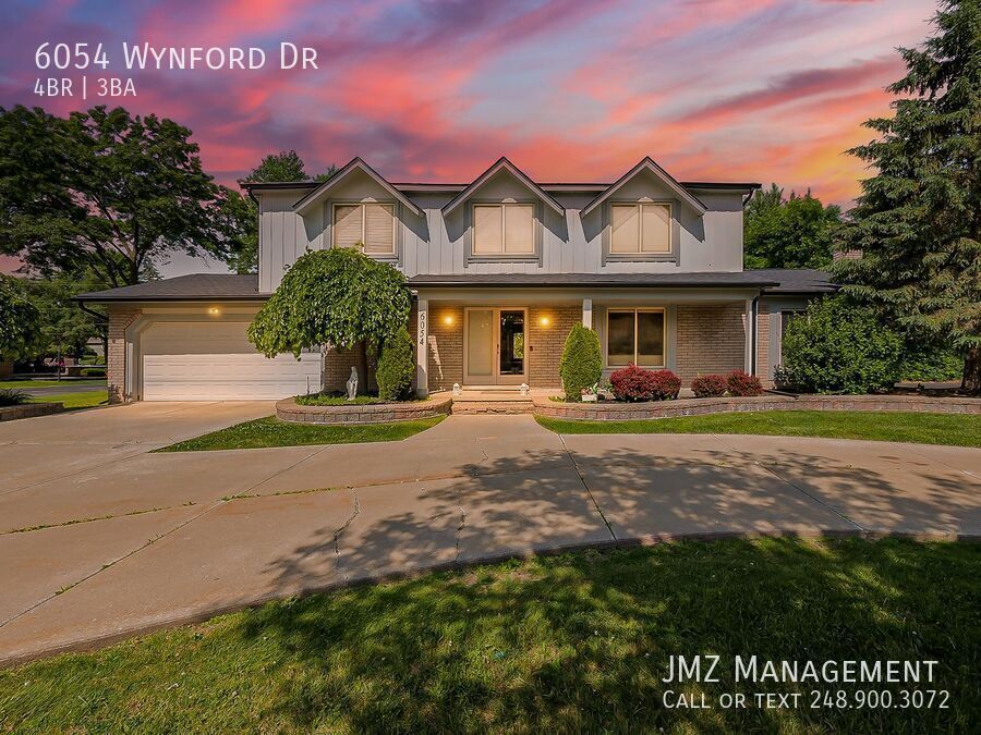 6054 Wynford Dr in West Bloomfield, MI - Foto de edificio