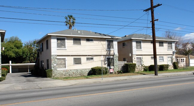 15445 Vanowen St in Van Nuys, CA - Building Photo - Building Photo