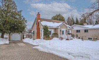 378 Albert St in Waterloo, ON - Building Photo