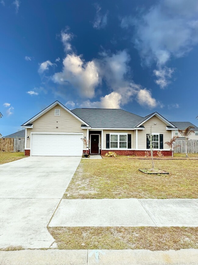 1426 Evergreen Trl in Hinesville, GA - Building Photo - Building Photo