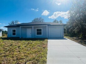717 Tunney St in Lehigh Acres, FL - Building Photo