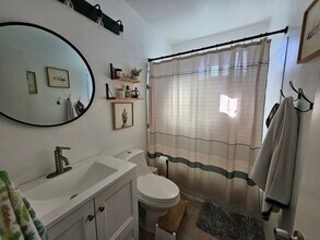 1554 Orange Ave, Unit A in Costa Mesa, CA - Building Photo - Building Photo