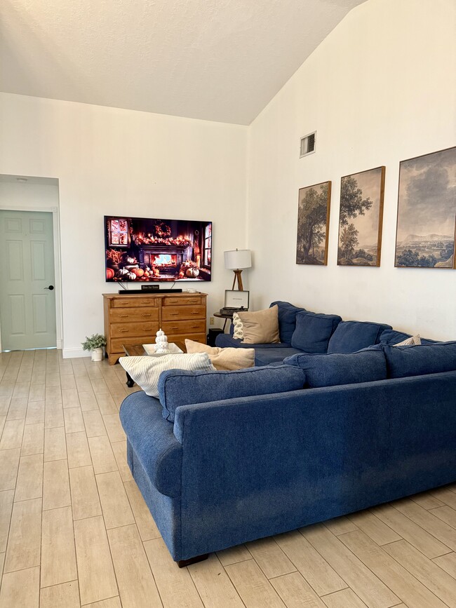 14415 SW 142nd Ct in Miami, FL - Building Photo - Building Photo