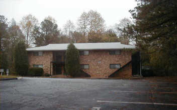 Colonial Gardens in Decatur, GA - Foto de edificio - Building Photo