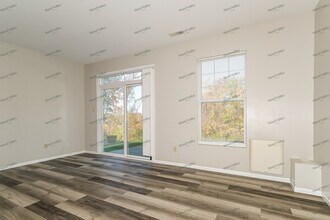 4947 Heritage Heights Cir in Hazelwood, MO - Building Photo - Building Photo