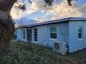 22227 Hernando Ave in Port Charlotte, FL - Building Photo - Building Photo