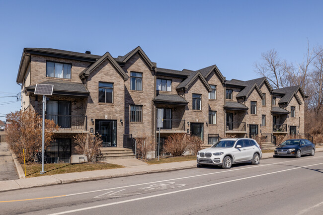 3747 Le Carrefour Boul in Laval, QC - Building Photo - Primary Photo