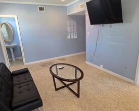 921 Ridgewood Ave in Daytona Beach, FL - Building Photo - Building Photo