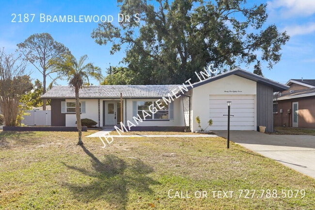 2187 Bramblewood Dr S in Clearwater, FL - Building Photo - Building Photo