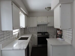 284 Silzer St in Perth Amboy, NJ - Building Photo - Building Photo