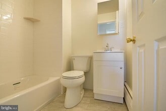 2407 Manor Rd in Havertown, PA - Building Photo - Building Photo