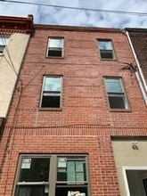 922 E Passyunk Ave, Unit 3 in Philadelphia, PA - Foto de edificio - Building Photo