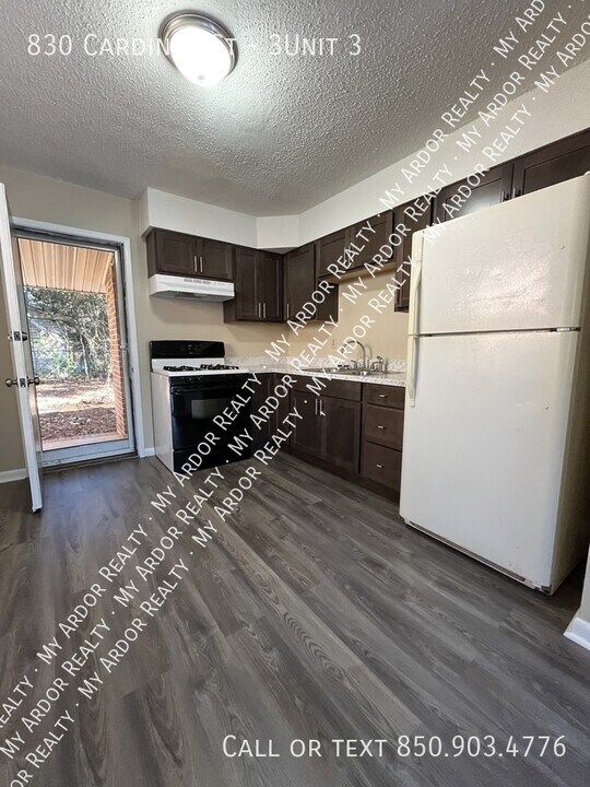 830 Cardinal St in Fort Walton Beach, FL - Building Photo